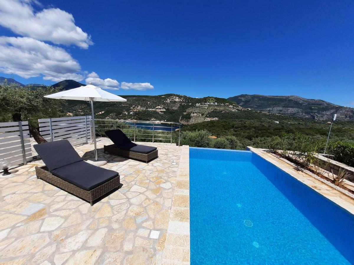 Villas Amantea- Four Villas With Big Pool And Infinity Pool ซีโวตา ภายนอก รูปภาพ