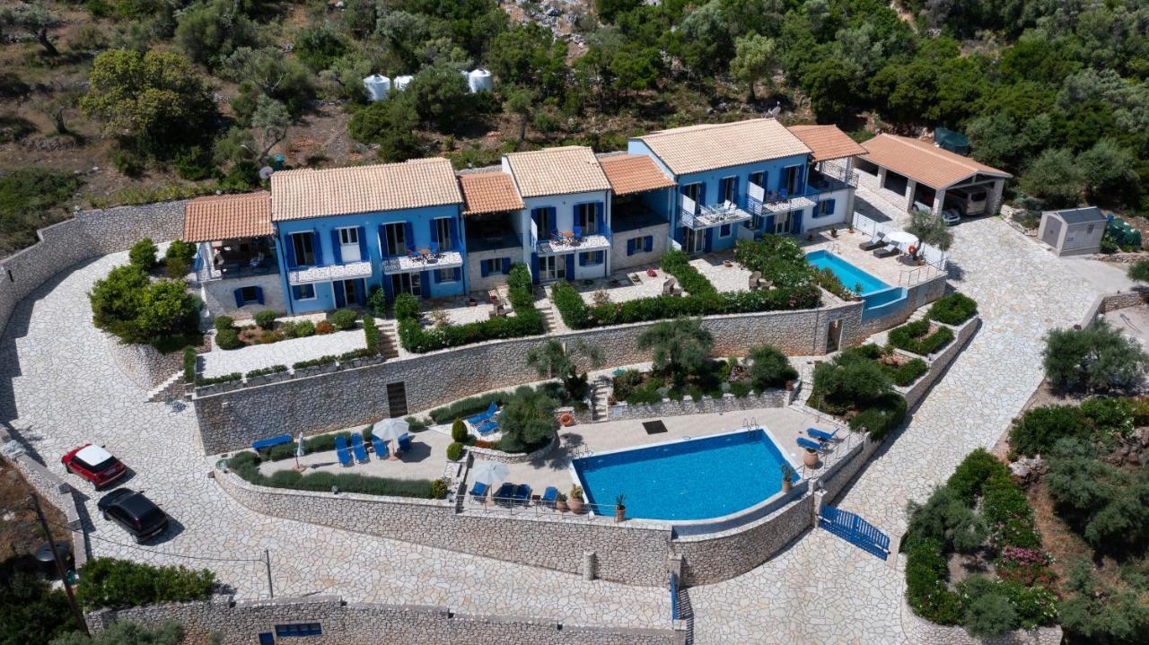 Villas Amantea- Four Villas With Big Pool And Infinity Pool ซีโวตา ภายนอก รูปภาพ