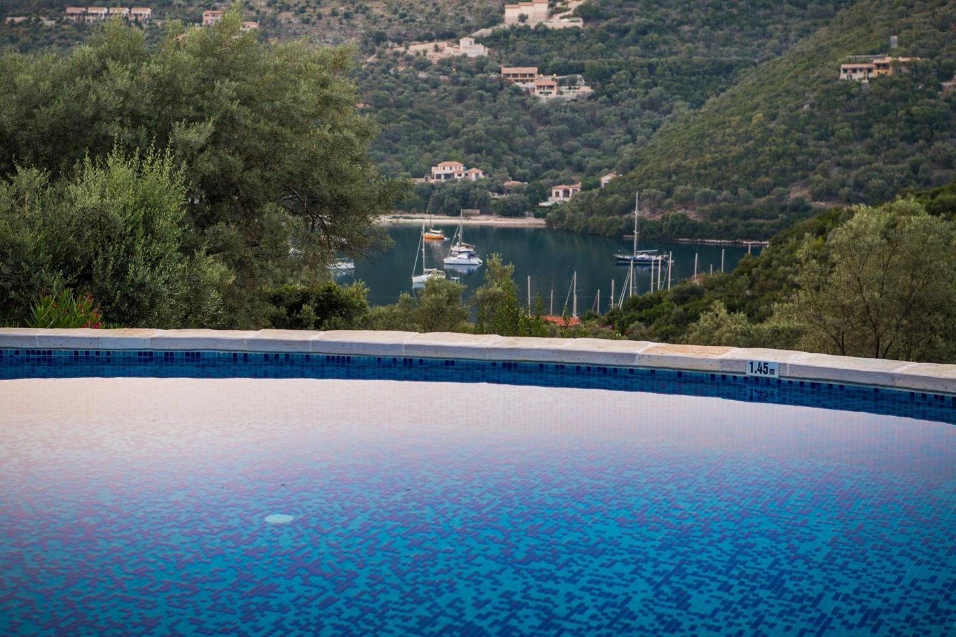 Villas Amantea- Four Villas With Big Pool And Infinity Pool ซีโวตา ภายนอก รูปภาพ