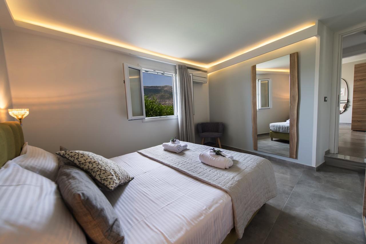 Villas Amantea- Four Villas With Big Pool And Infinity Pool ซีโวตา ภายนอก รูปภาพ